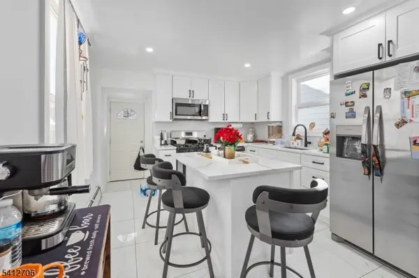 123 Jacques St, Elizabeth City, NJ 07201