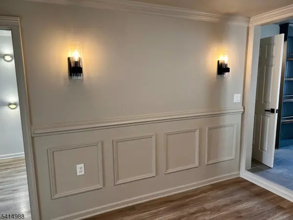 51 Delaware St, Elizabeth City, NJ 07206