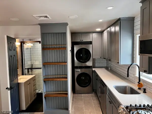 51 Delaware St, Elizabeth City, NJ 07206