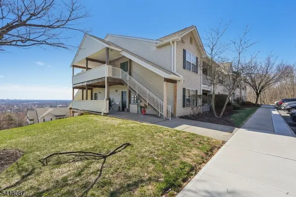 1636 King Ct, Green Brook Twp., NJ 08812