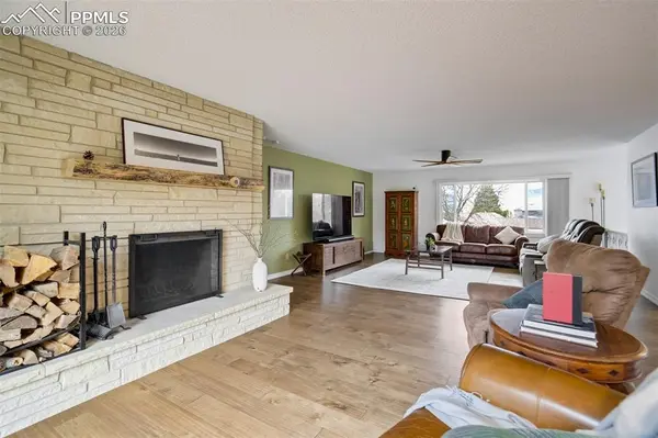 2832 Country Club CIR, Colorado Springs, CO 80909