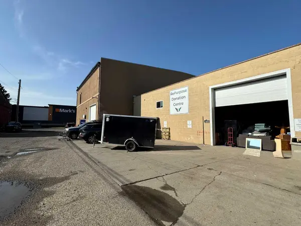 215-219 12B ST N, Lethbridge, AB T1H 2K8