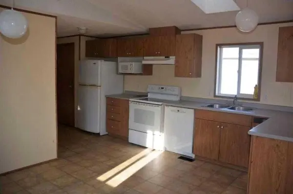 9718 108 AVE, Clairmont, AB T0H2W4