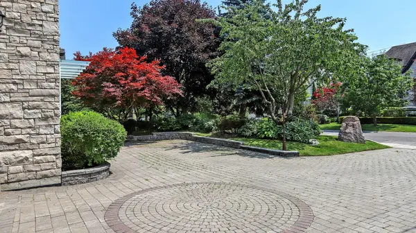 78 York RD, Toronto C12, ON M2L 1H8