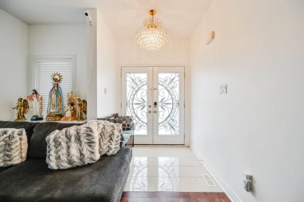 7 Bellotti CRES, Ajax, ON L1Z 0M2