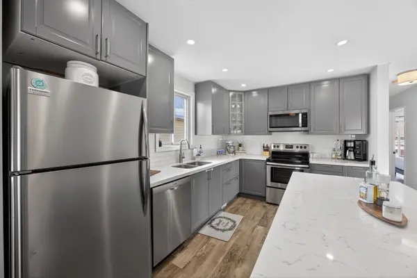 30 Longview DR, Bradford West Gwillimbury, ON L3Z 2H2