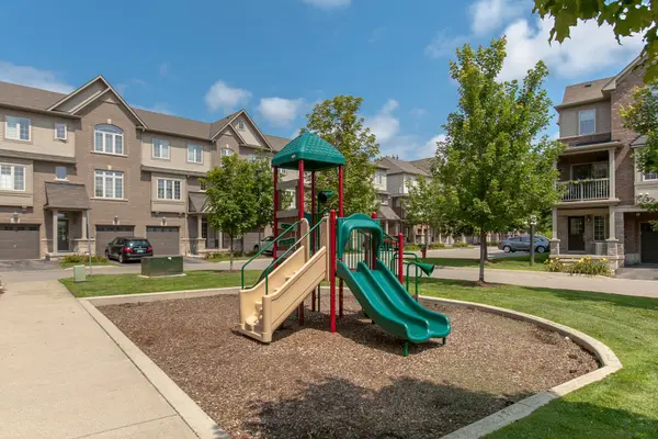 1401 Plains RD #26, Burlington, ON L7R 0C2