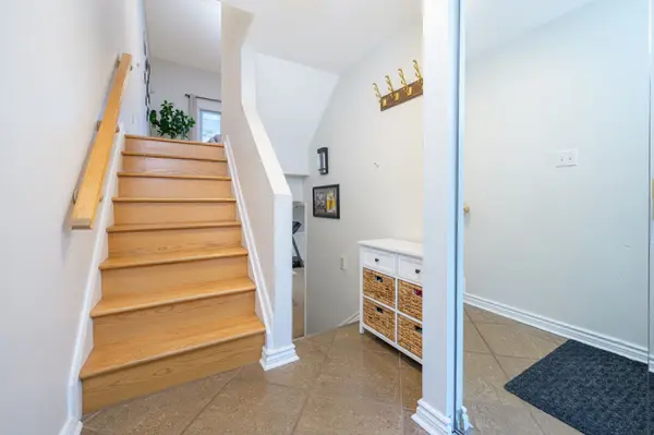 1051 Cedarglen Gate #11, Mississauga, ON L5C 3A7