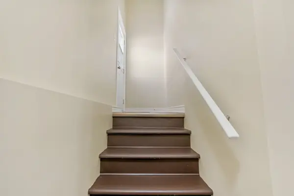 1232 Cumberland ST #C, Cornwall, ON K6J 4K5