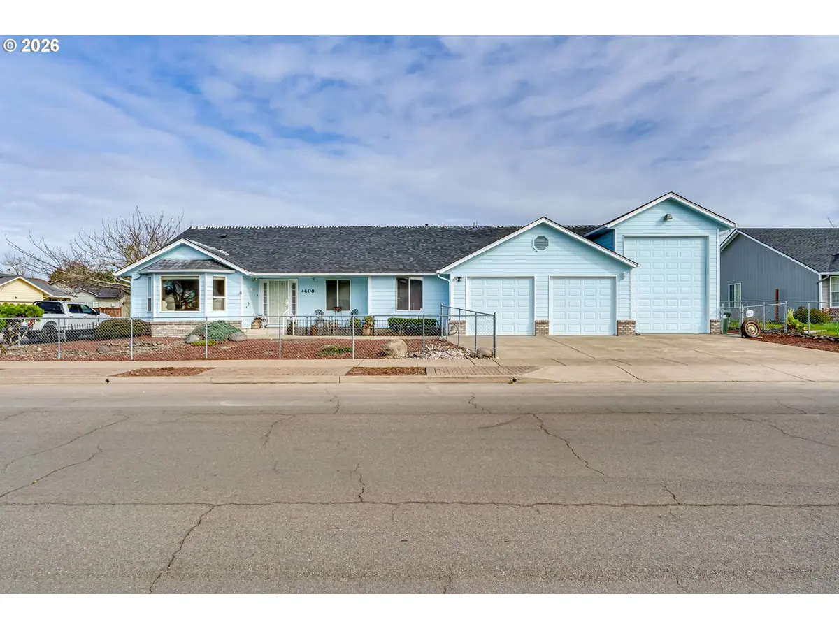 4608 HOLLY ST, Springfield, OR 97478