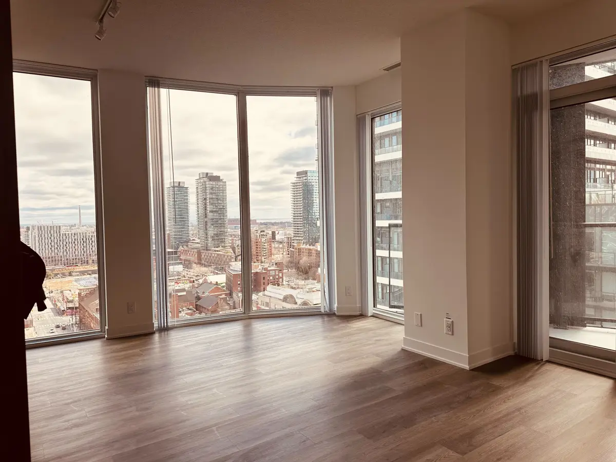 180 Front ST E #2106, Toronto C08, ON M5A 0A9