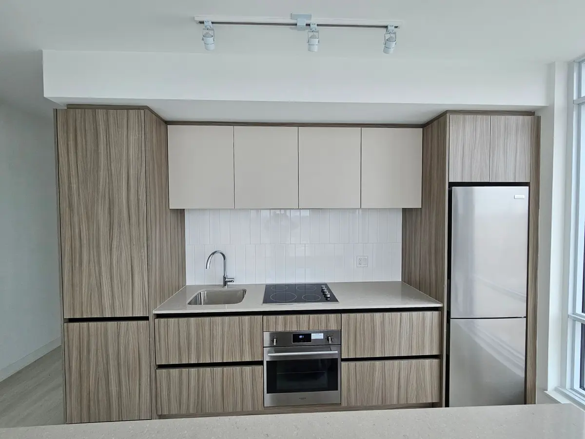 7950 Bathurst ST #604, Vaughan, ON L4J 0B8