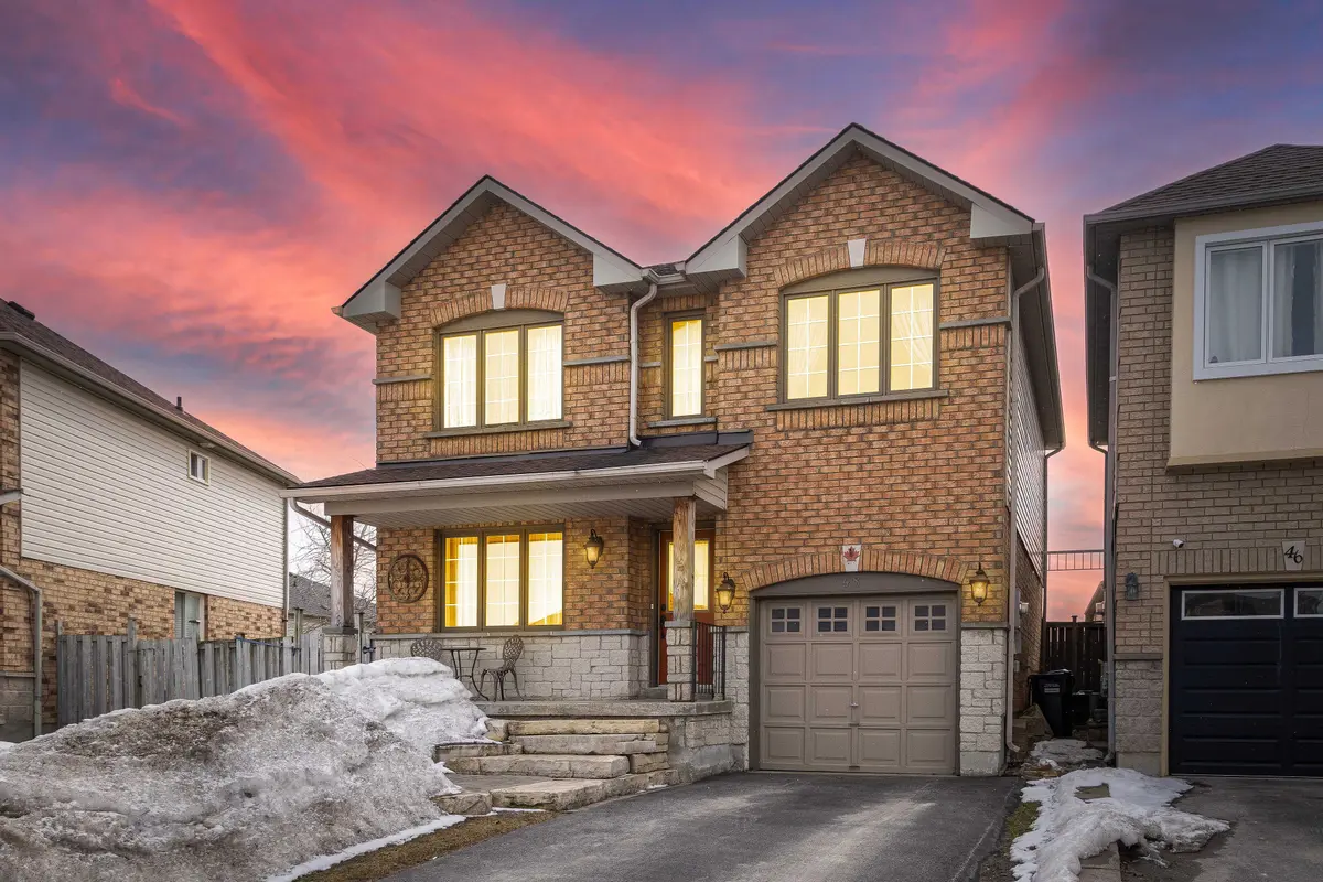 48 Basswood DR, Barrie, ON L4N 9P2