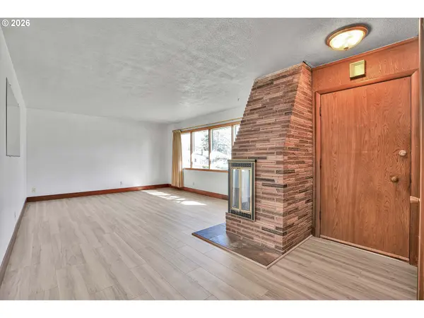 12631 SE MARKET ST, Portland, OR 97233