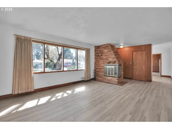 12631 SE MARKET ST, Portland, OR 97233