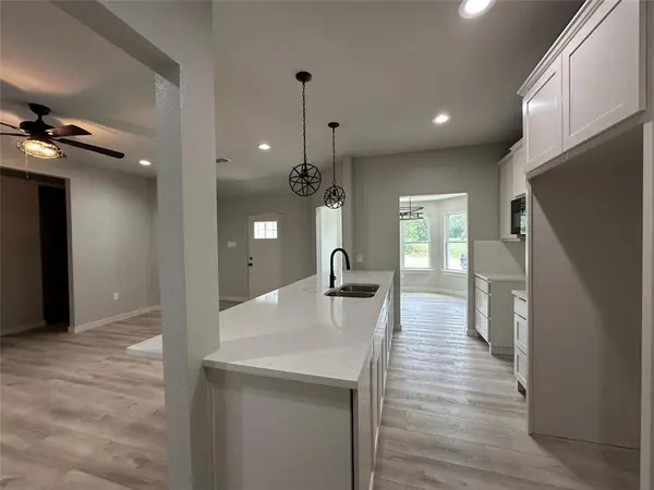 317 N Clark Street, Comanche, TX 76442