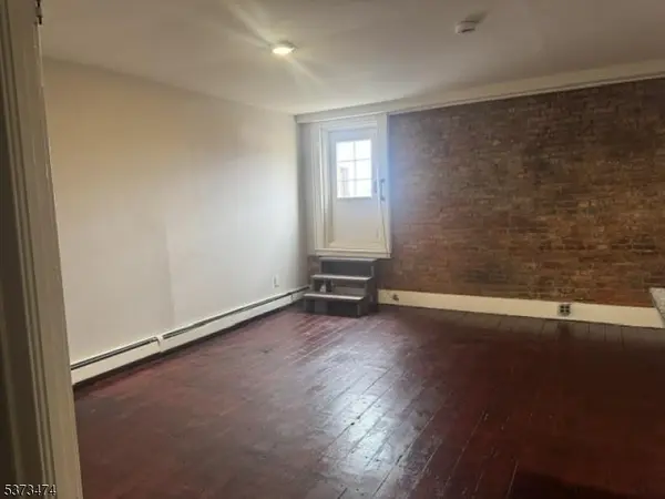 35 Main St, Sussex Boro, NJ 07461