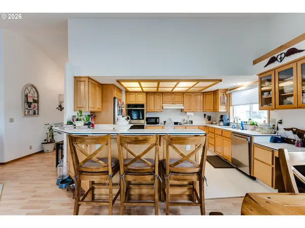 4608 HOLLY ST, Springfield, OR 97478