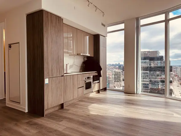 180 Front ST E #2506, Toronto C08, ON M5A 0A9