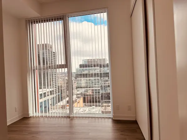 180 Front ST E #2506, Toronto C08, ON M5A 0A9