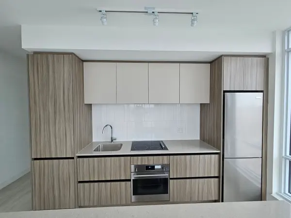 7950 Bathurst ST #604, Vaughan, ON L4J 0B8