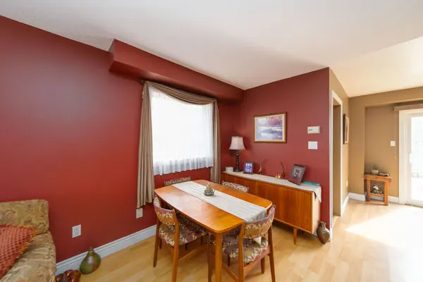 48 Basswood DR, Barrie, ON L4N 9P2