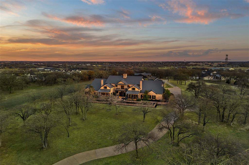 1096 Roadrunner Road, Bartonville, TX 76226