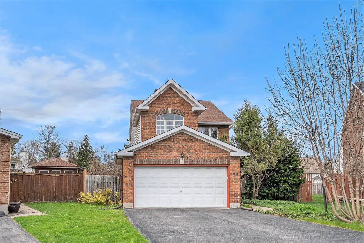 29 Woodford WAY, Barrhaven, ON K2J 4B9