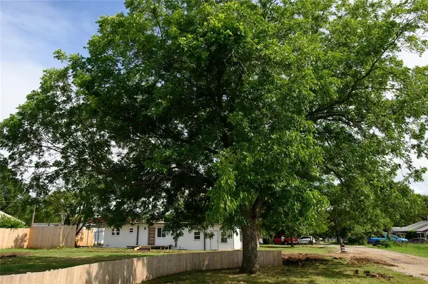 32 Pueblo Drive, Gordonville, TX 76245