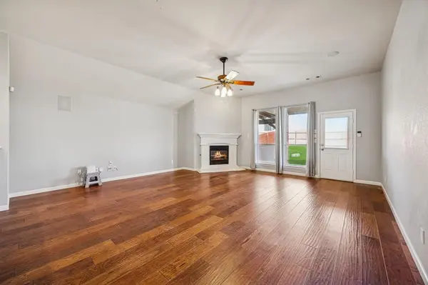 3156 Guadaloupe, Grand Prairie, TX 75054