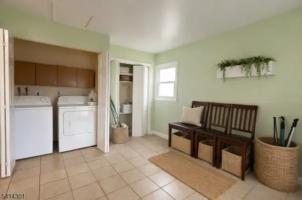 1 Montclair Ln, Willingboro Twp., NJ 08046