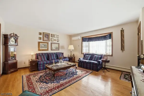 36 Page Dr, Oakland Boro, NJ 07436