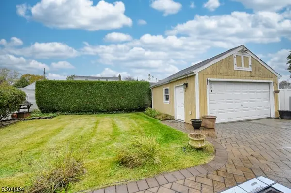 3313 Banta Rd, South Plainfield Boro, NJ 07080