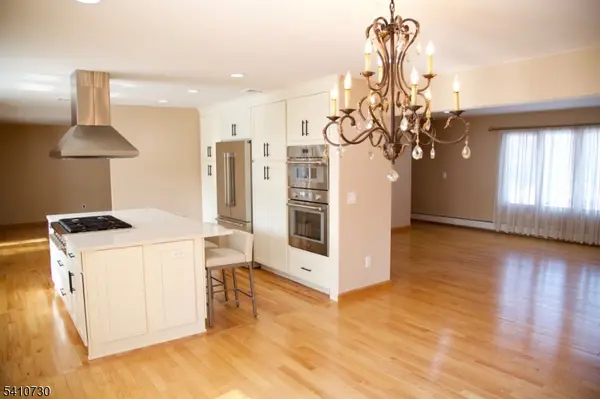 2 Edith Ct, East Hanover Twp., NJ 07936