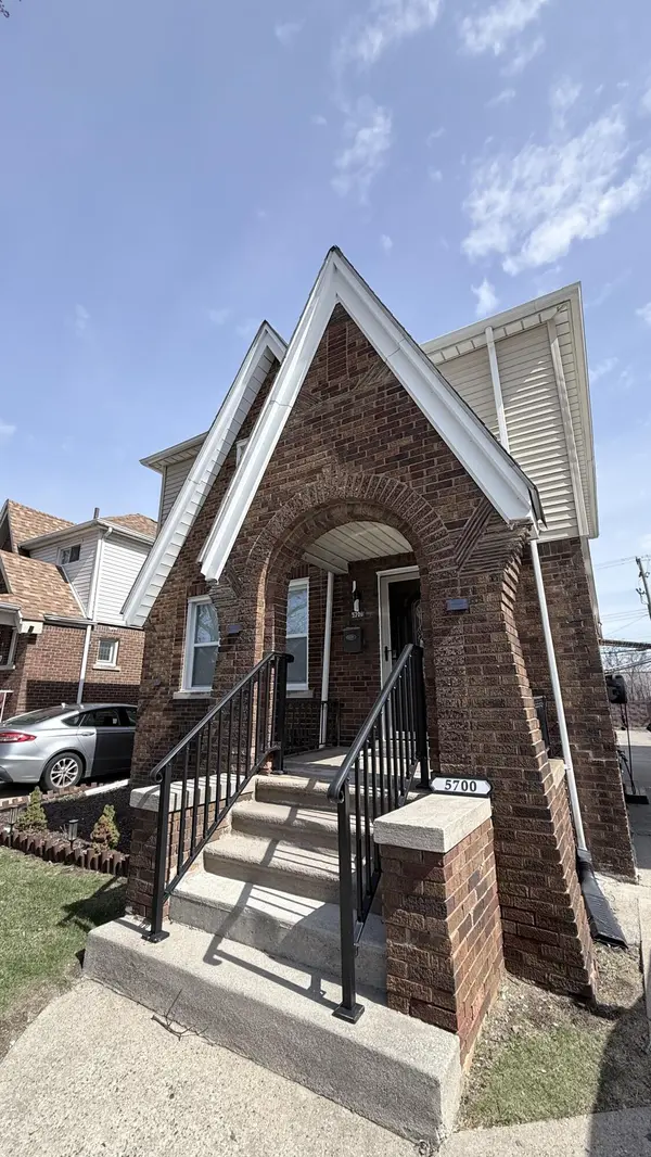 5700 Appoline ST, Dearborn City, MI 48126