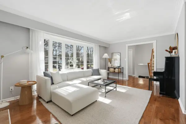 227 Walden DR, Burlington, ON L7N 2A7