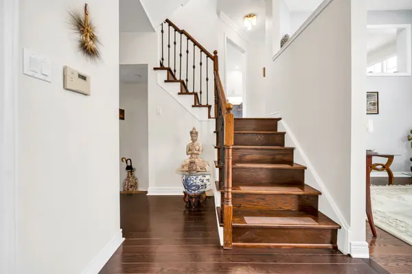 5031 E Mill RD #1, Mississauga, ON L5V 2M5