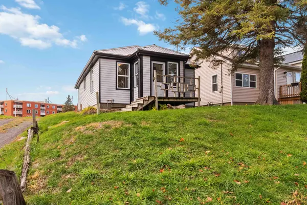 222 Bartholomew ST, Brockville, ON K6V 2S6