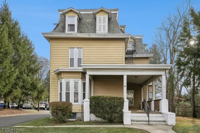 24 Franklin Pl, Summit City, NJ 07901