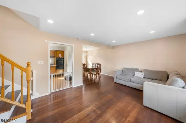 4 Estok Rd, Edison Twp., NJ 08817