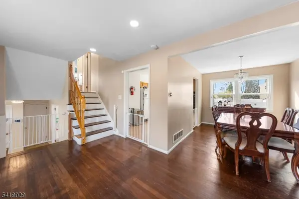 4 Estok Rd, Edison Twp., NJ 08817