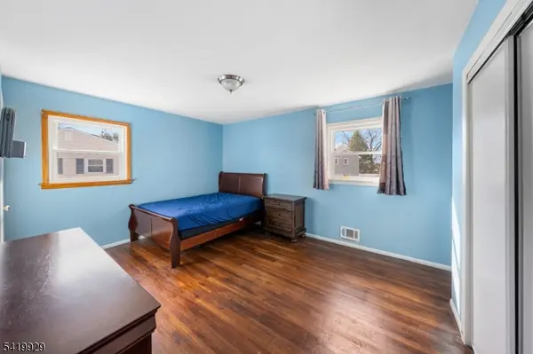 4 Estok Rd, Edison Twp., NJ 08817