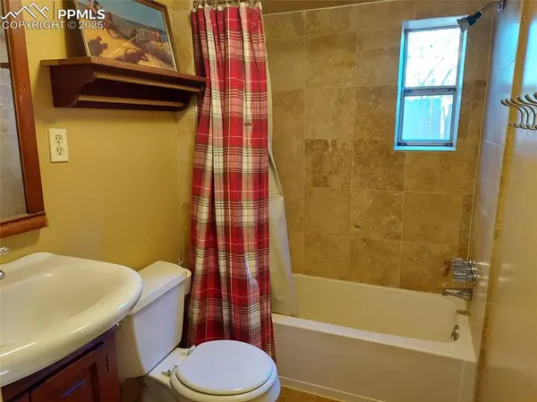 480 Bear Creek PL, Colorado Springs, CO 80906