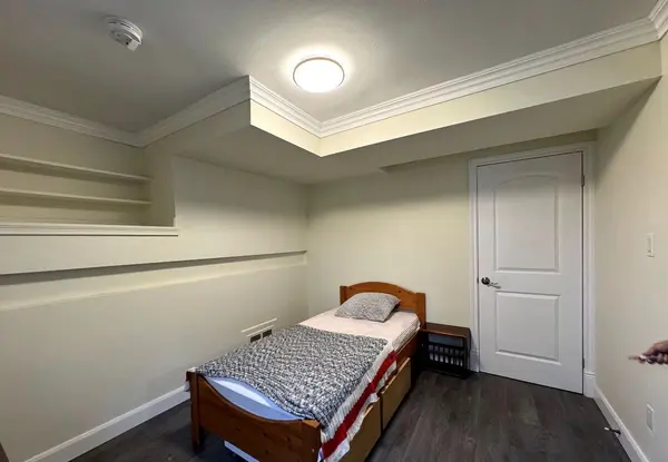 18 Greenland RD #Lower, Toronto C13, ON M3C 1N1