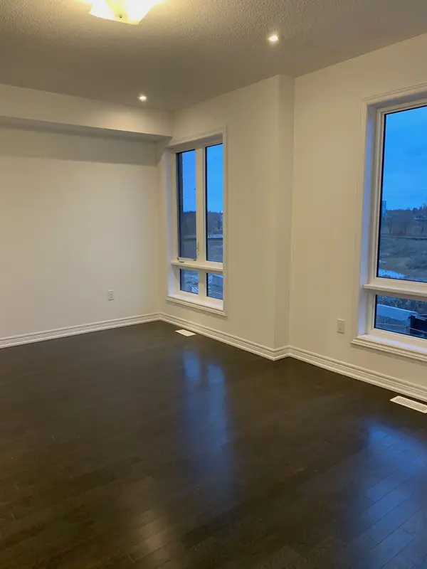 16 Dockside WAY, Whitby, ON L1N 0M6