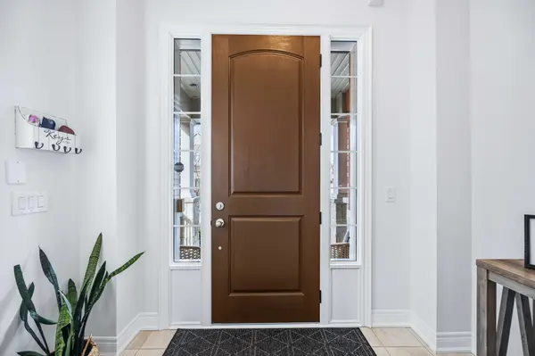 17 Pennine DR, Whitby, ON L1P 0C3