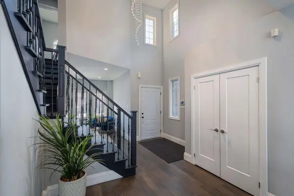 26 Marbella RD, Vaughan, ON L4H 1M2