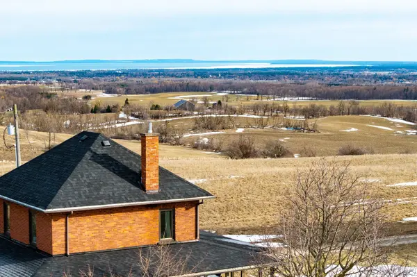 1943 Fairgrounds RD S, Clearview, ON L0M 1G0