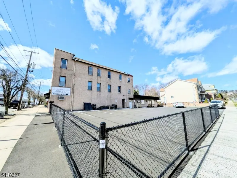 239 Union Blvd, Totowa Boro, NJ 07512