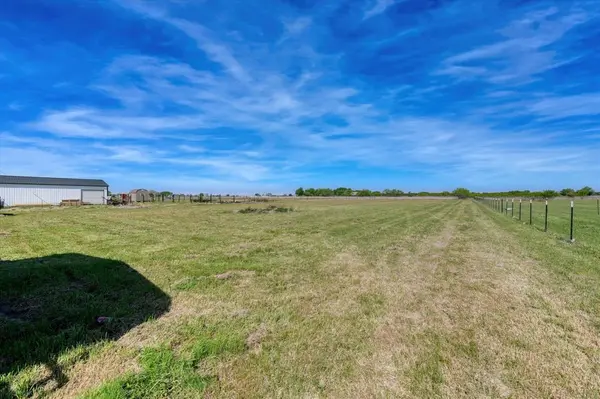 2641 Bode Road, West, TX 76691